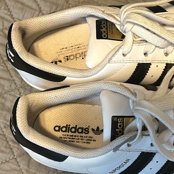 Adidas Superstar Shoes - US Women 7 - Picture 5 of 10